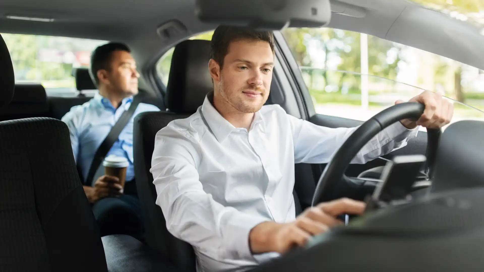 Safe Driver Dubai: 8 Tips for a Comfortable Journey